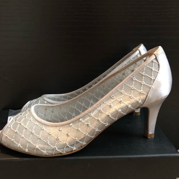 Adrianna Papell Jamie Evening Pumps - Picture 2 of 2